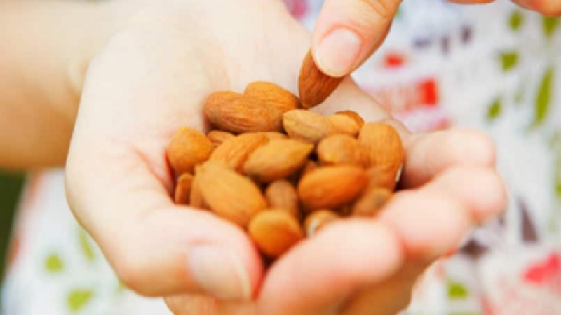 Almonds 